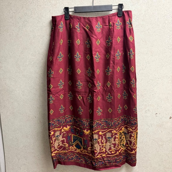 Charter Club Sz 14 Womens Burgundy Rayon Fleur de Lis Heraldic Print Skirt - Picture 6 of 6